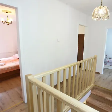 Apartma Sonja *